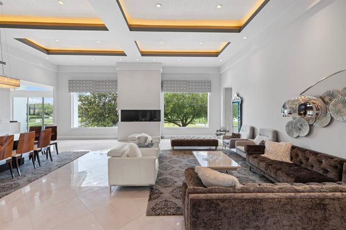 Image No.6-6 Bed Property for sale