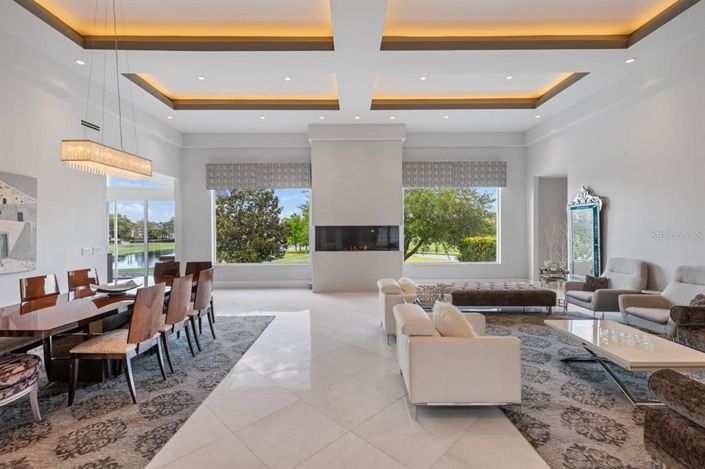Image No.8-6 Bed Property for sale