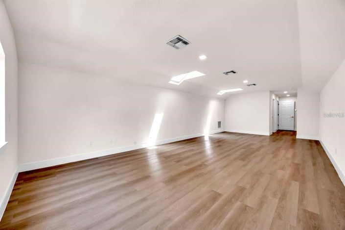 Image No.28-4 Bed Property for sale