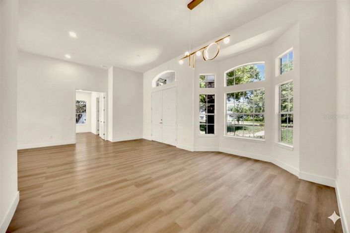 Image No.6-4 Bed Property for sale