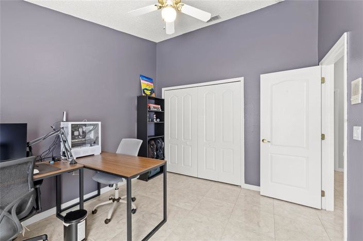 Image No.19-3 Bed Property for sale