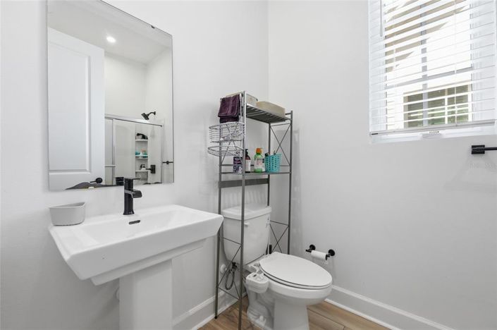 Image No.28-6 Bed Property for sale