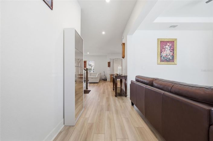 Image No.7-6 Bed Property for sale