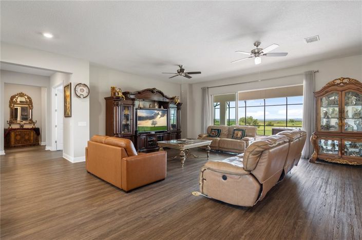 Image No.12-Propriété de 5 chambres à vendre à Kissimmee