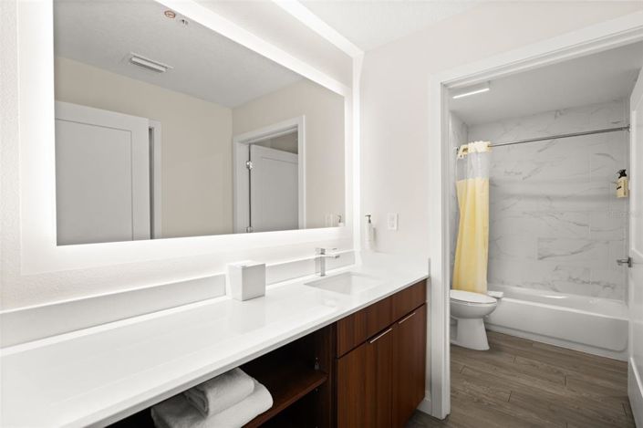 Image No.17-2 Bed Property for sale