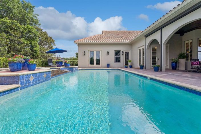 Image No.17-5 Bed Property for sale