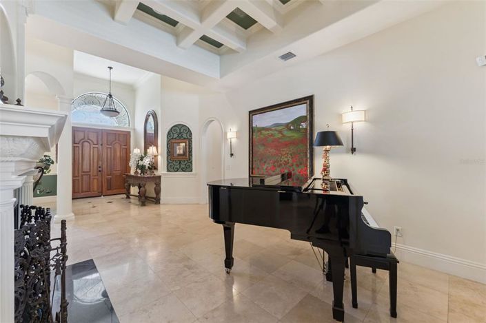 Image No.28-5 Bed Property for sale