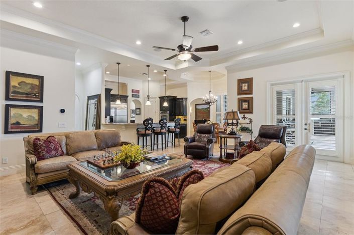 Image No.42-5 Bed Property for sale