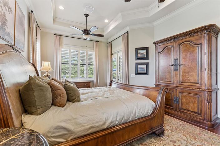 Image No.46-5 Bed Property for sale