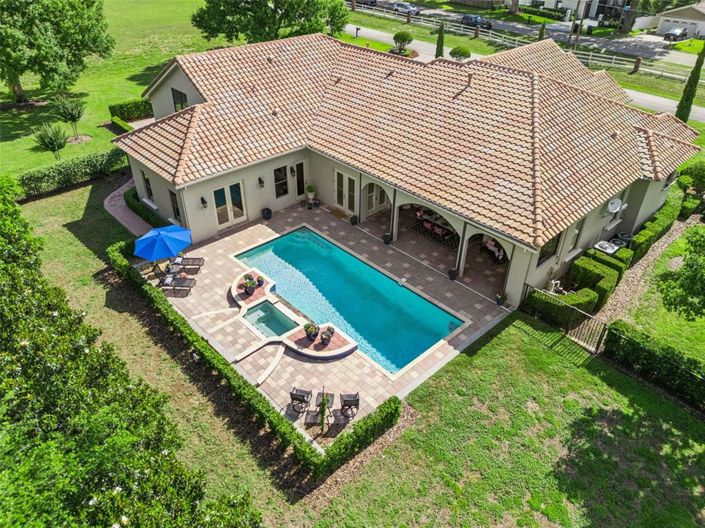 Image No.8-5 Bed Property for sale