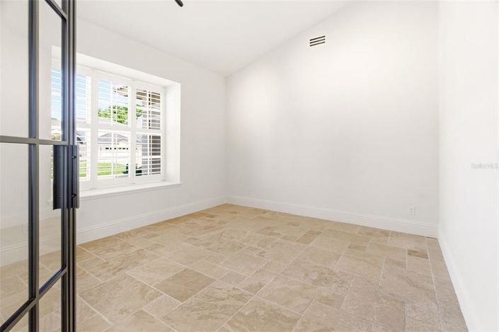 Image No.18-4 Bed Property for sale