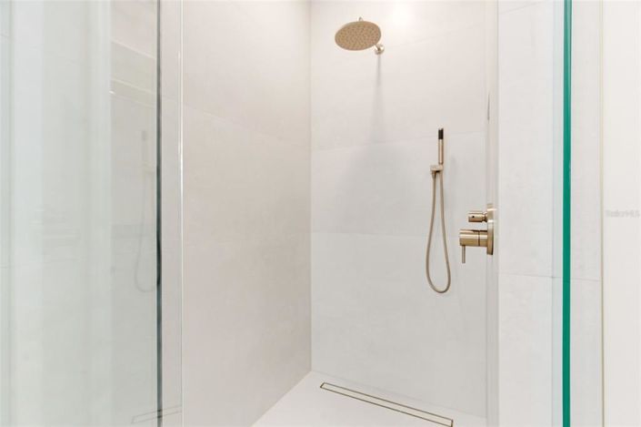 Image No.38-4 Bed Property for sale