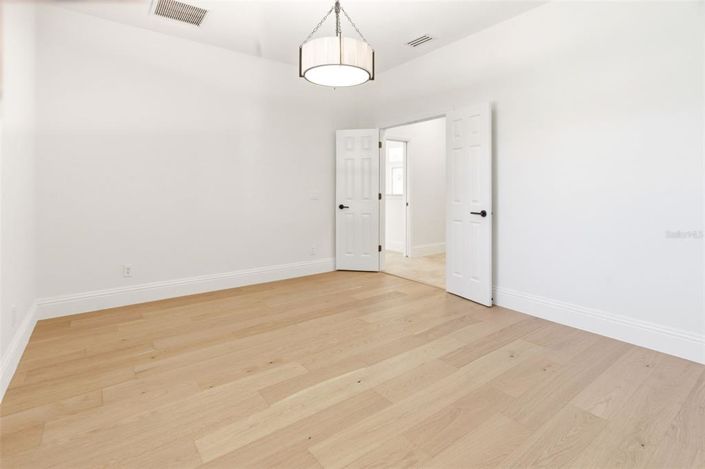 Image No.52-4 Bed Property for sale
