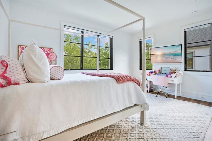 Image No.47-6 Bed Property for sale