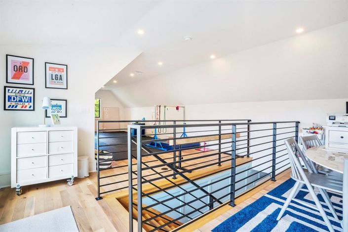 Image No.51-6 Bed Property for sale