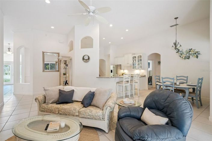 Image No.19-5 Bed Property for sale