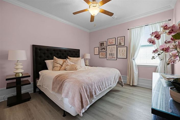 Image No.22-9 Bed Property for sale
