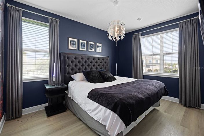 Image No.30-9 Bed Property for sale