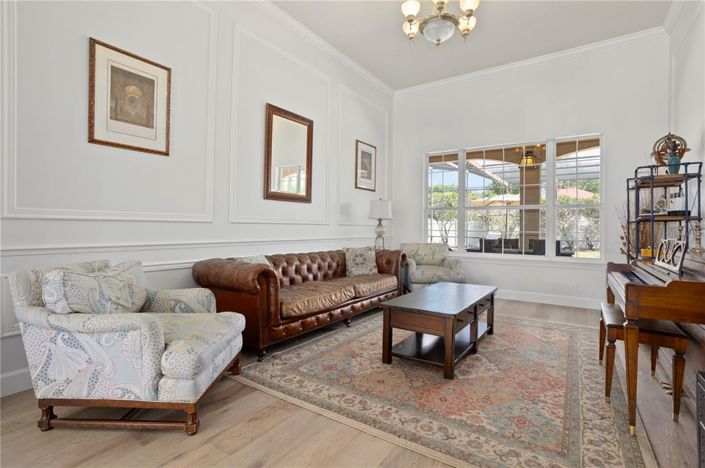 Image No.7-5 Bed Property for sale