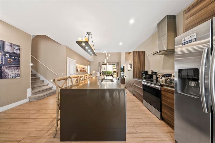 Image No.30-4 Bed Townhouse for sale