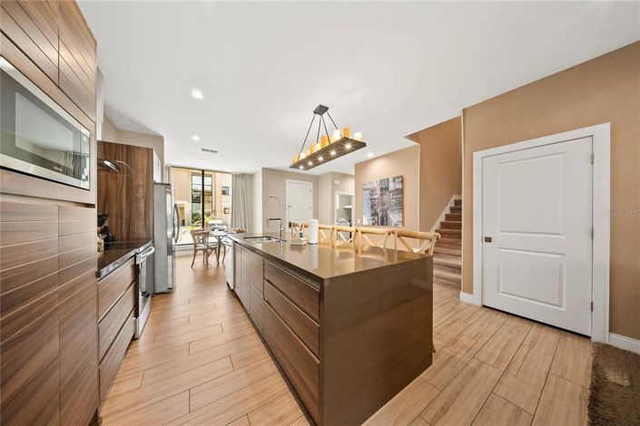 Image No.37-4 Bed Townhouse for sale