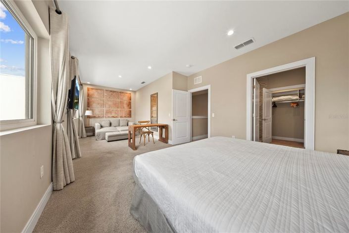 Image No.48-4 Bed Townhouse for sale