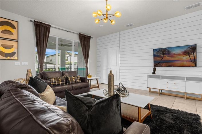 Image No.4-6 Bed Property for sale