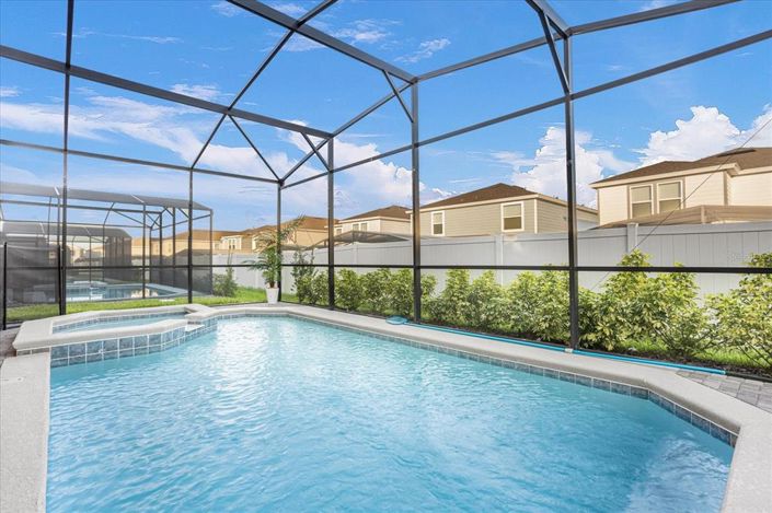 Image No.46-6 Bed Property for sale