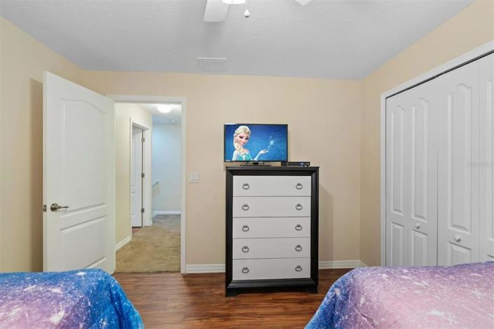 Image No.19-5 Bed Townhouse for sale