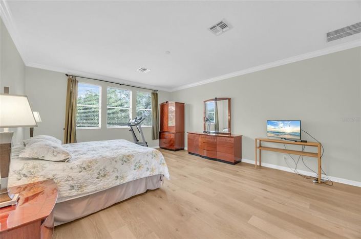 Image No.29-5 Bed Property for sale