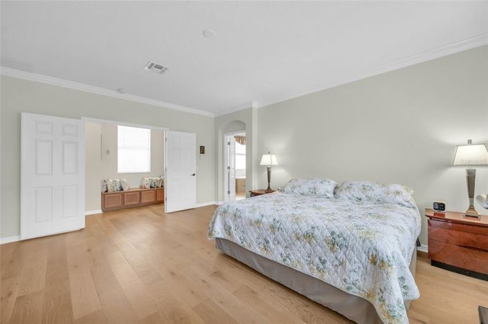 Image No.30-5 Bed Property for sale