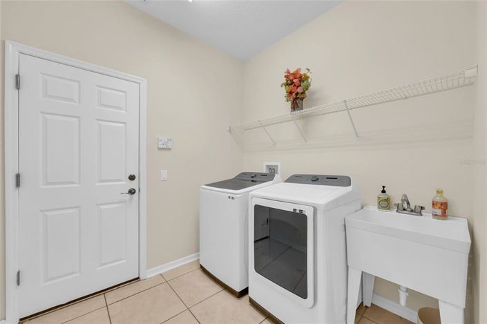 Image No.56-5 Bed Property for sale