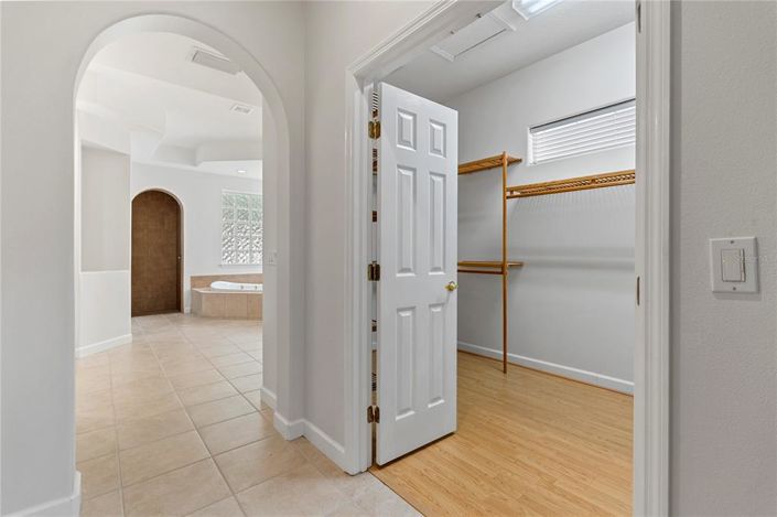 Image No.23-4 Bed Property for sale
