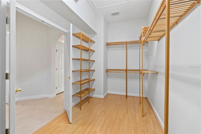 Image No.25-4 Bed Property for sale