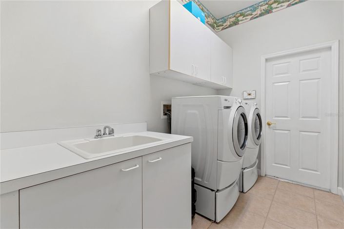 Image No.40-4 Bed Property for sale