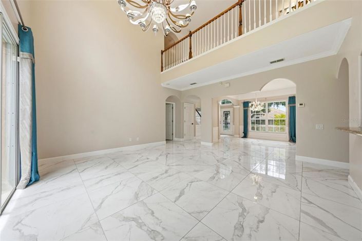 Image No.15-5 Bed Property for sale