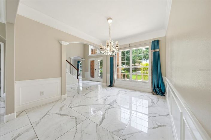 Image No.16-5 Bed Property for sale