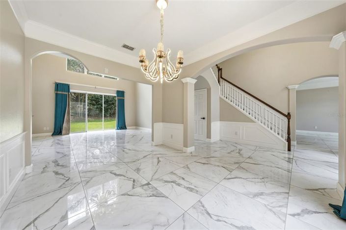 Image No.7-5 Bed Property for sale