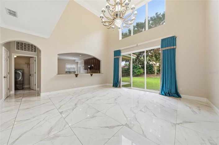 Image No.8-5 Bed Property for sale