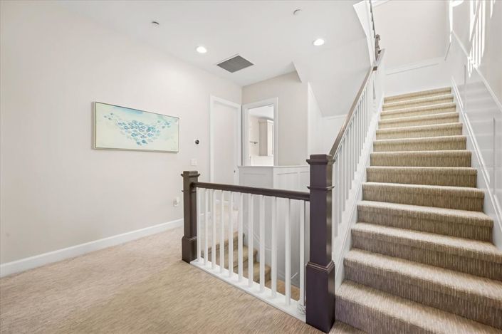 Image No.33-6 Bed Property for sale