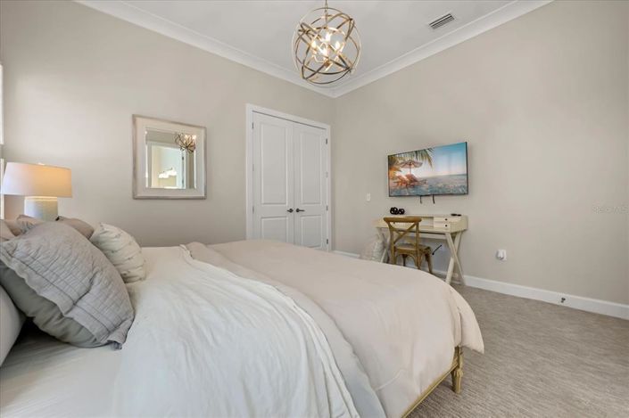 Image No.50-6 Bed Property for sale