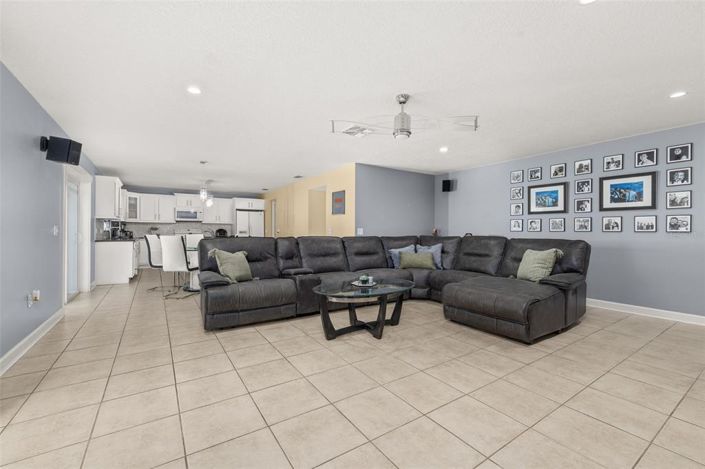 Image No.19-4 Bed Property for sale