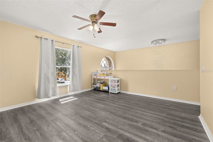 Image No.24-4 Bed Property for sale