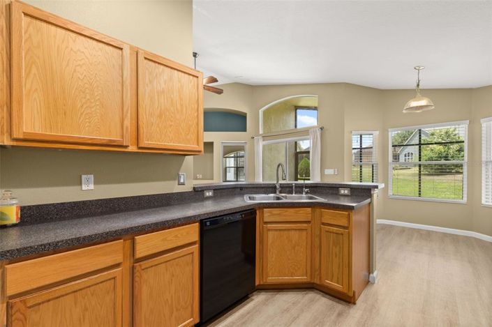 Image No.27-3 Bed Property for sale