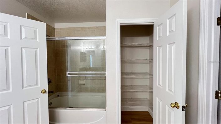 Image No.35-4 Bed Property for sale