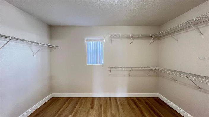 Image No.36-4 Bed Property for sale
