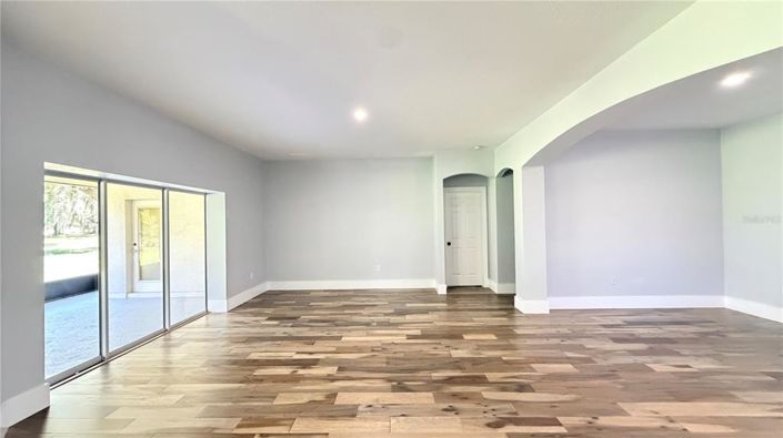 Image No.5-5 Bed Property for sale