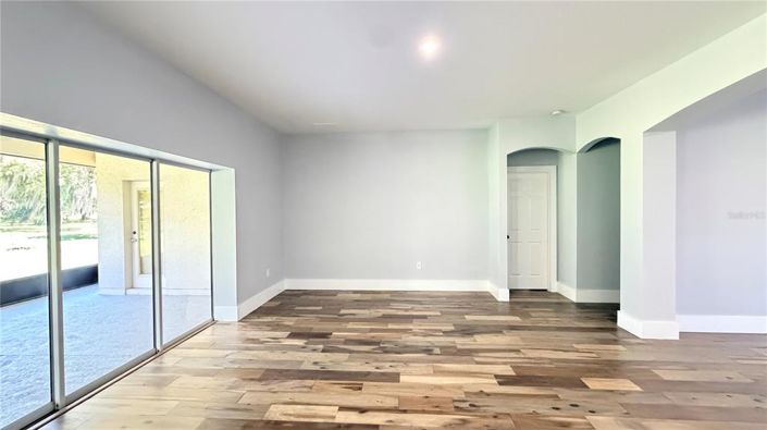Image No.6-5 Bed Property for sale