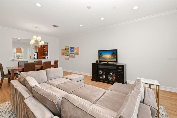 Image No.19-3 Bed Property for sale