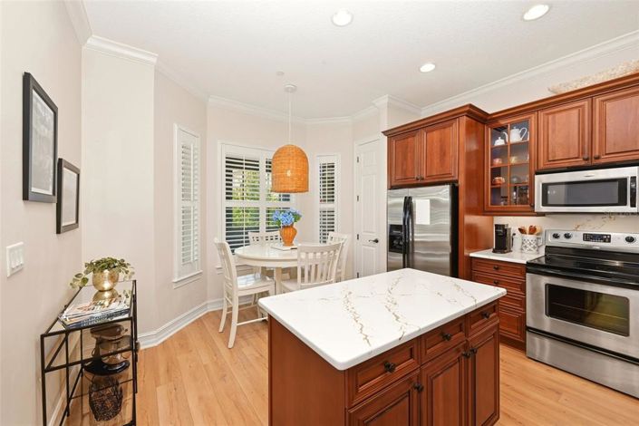 Image No.8-3 Bed Property for sale